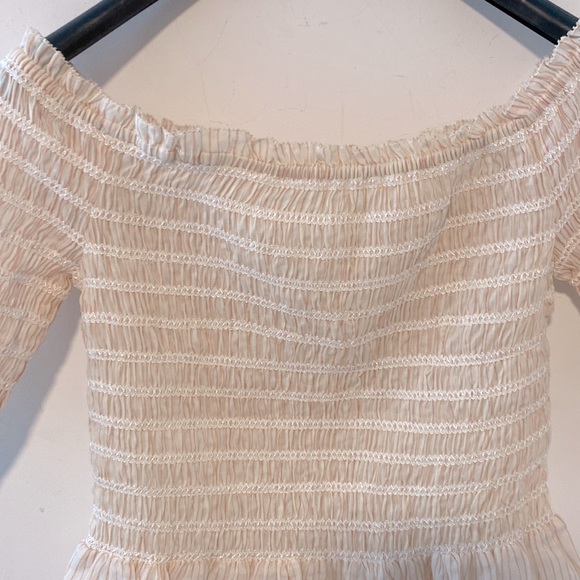 dRA Los Angeles Smocked Off Shoulder Top Size M - Picture 4 of 5